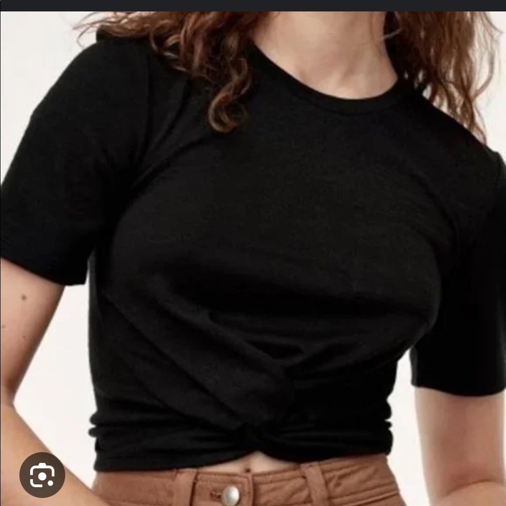 Aritzia Wilfred Free Subah Knot Crop Top